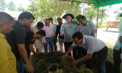 Dr.Virender Hooda DES Agronomy explaining vermi composting in PNB Sachakhera to trainees of 15 days certificate course on INM for fertilizer dealers